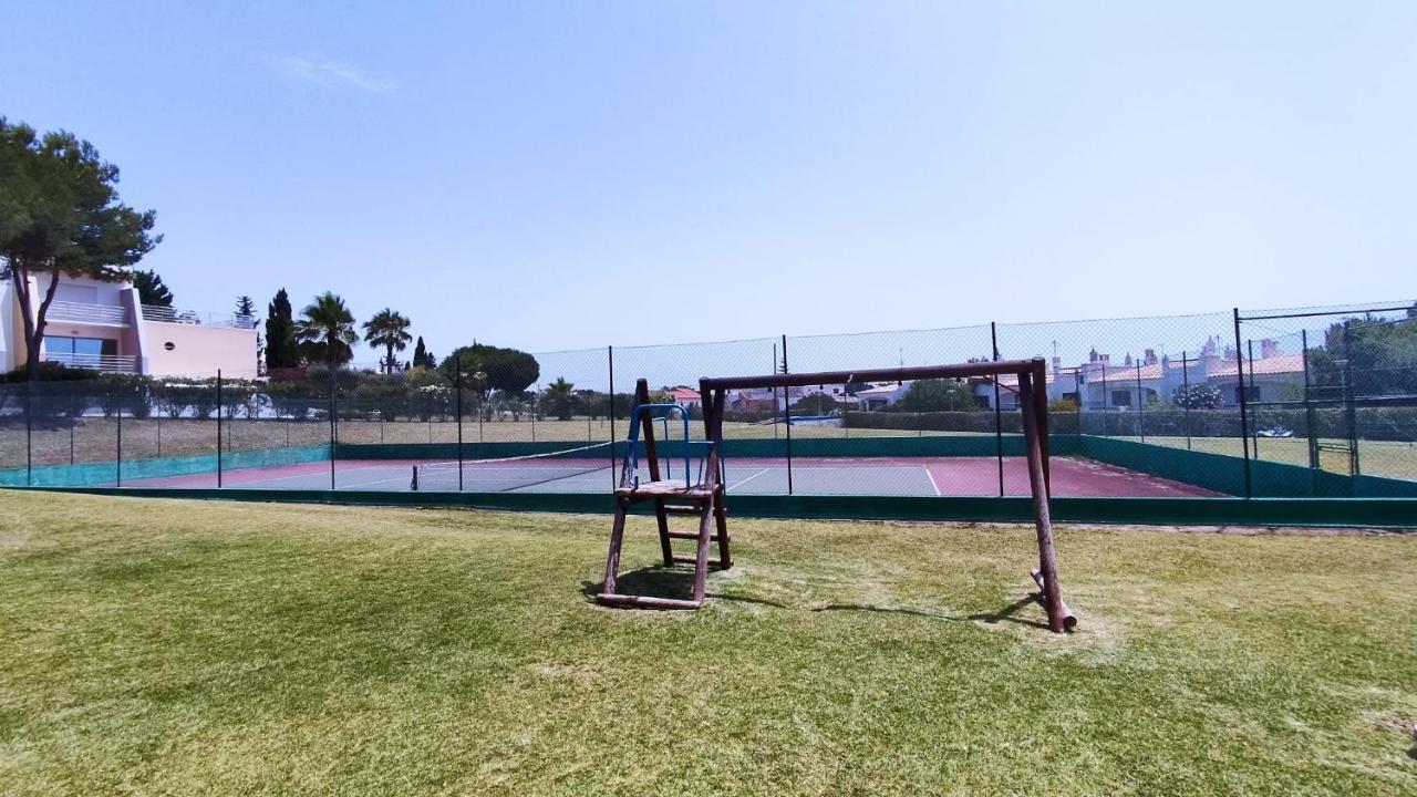 アルマカオ・デ・ペラ01 Sra Da Rocha Com Piscina E Ac - Casas & Papeisアパートメント エクステリア 写真
