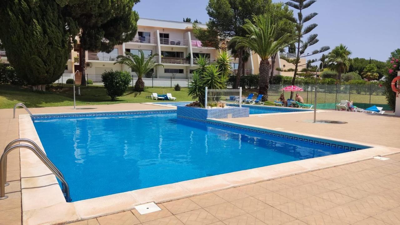 アルマカオ・デ・ペラ01 Sra Da Rocha Com Piscina E Ac - Casas & Papeisアパートメント エクステリア 写真