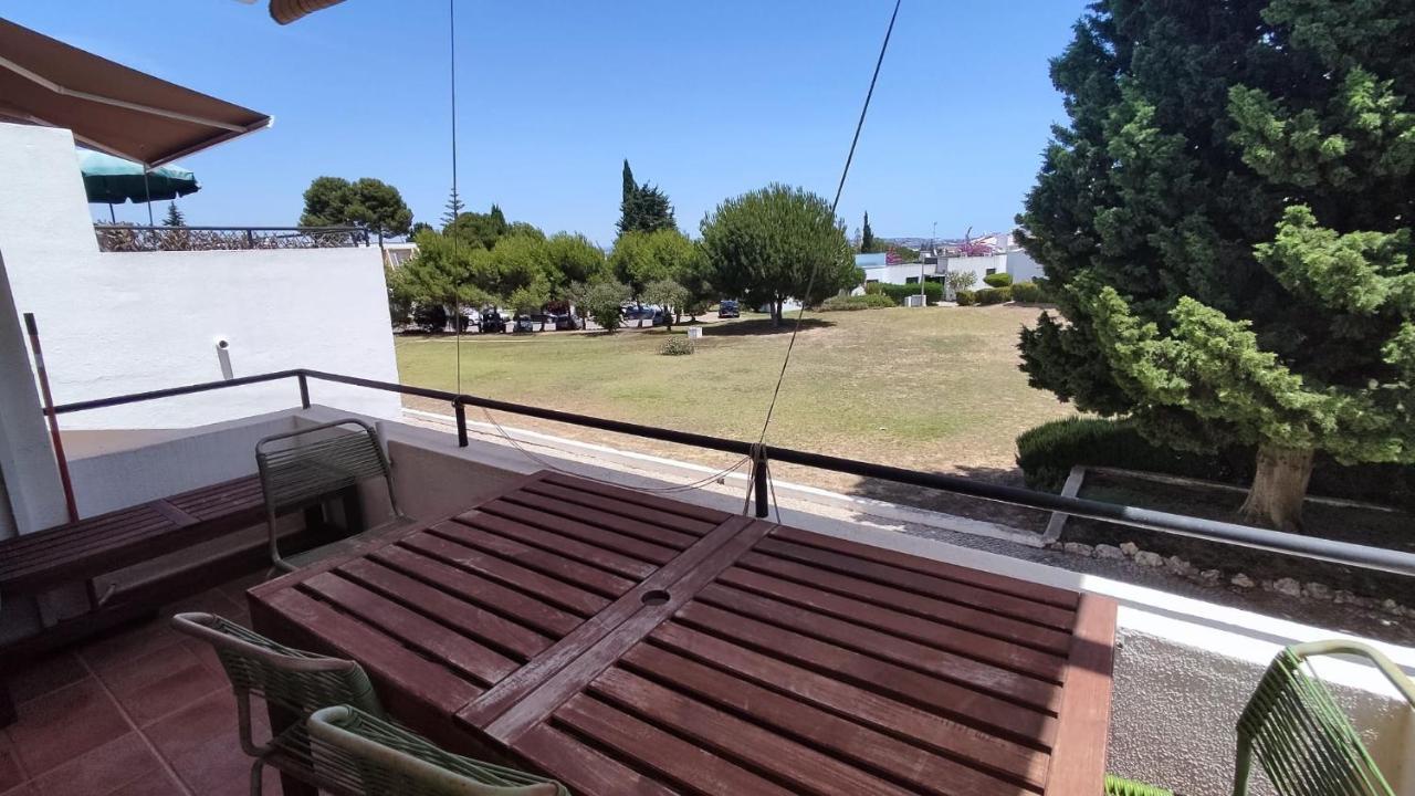 アルマカオ・デ・ペラ01 Sra Da Rocha Com Piscina E Ac - Casas & Papeisアパートメント エクステリア 写真